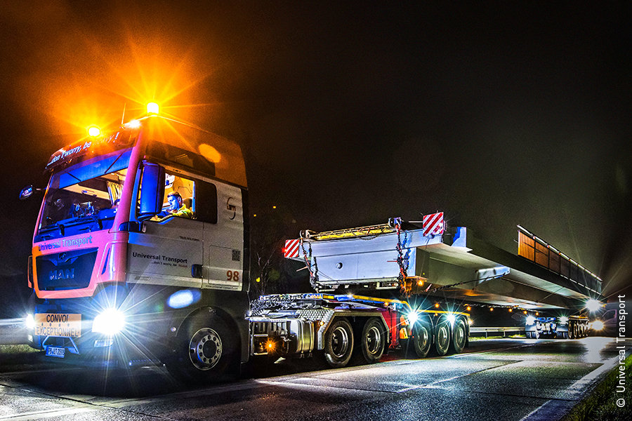 Teški transport s dijelom mosta noću provodi tvrtka Universal Transport
